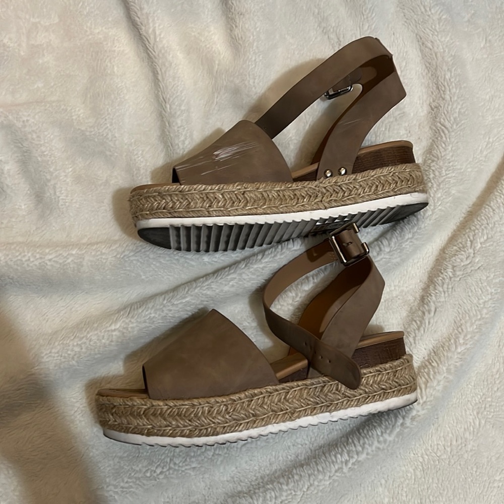 Taupe espadrilles